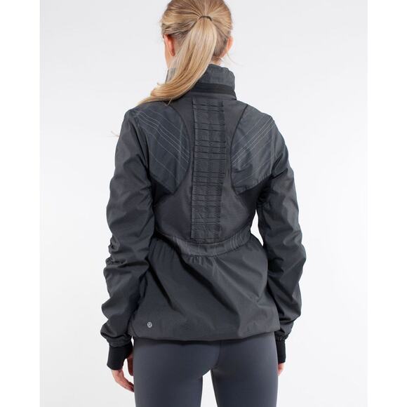 Lululemon Run Hustle Black and Grey Stripe Poncho Jacket Size 8 - Picture 9 of 10